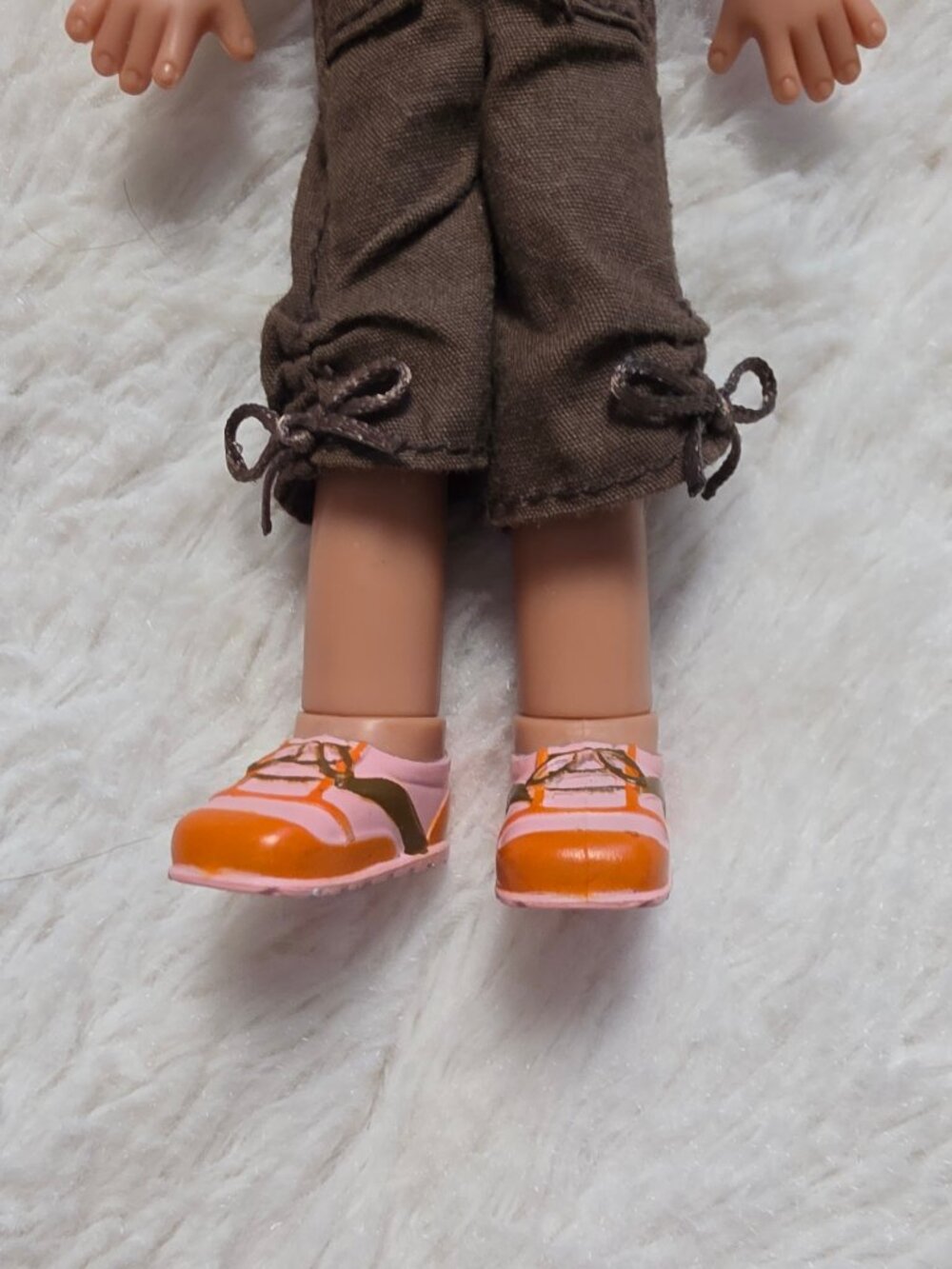 Vintage Bratz Kidz Yasmin Doll 2006 RC Motor Scooter Complete Outfit Cargo Pants - Picture 4 of 7